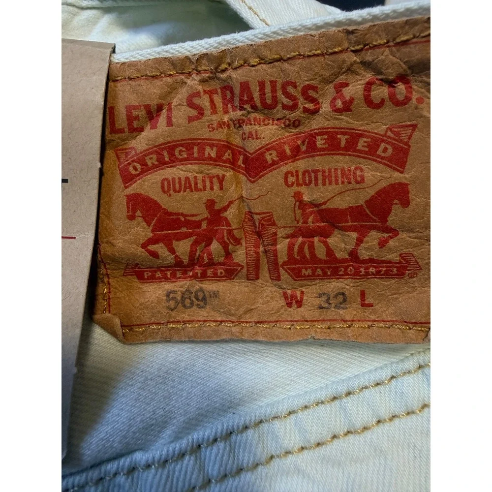 LEVI'S 569 - Men's Loose Straight Shorts - White Distressed Denim - Size 32 NWT